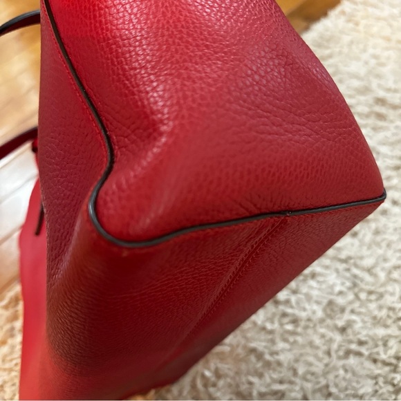 Gucci
Gucci Medium Calfskin Swing Tote - Picture 8 of 13